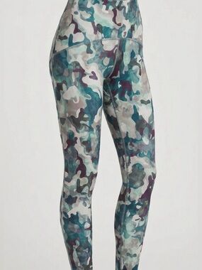 Spanx Booty Boost Active Camo Leggings - Size XS - Teal/Plum Multi